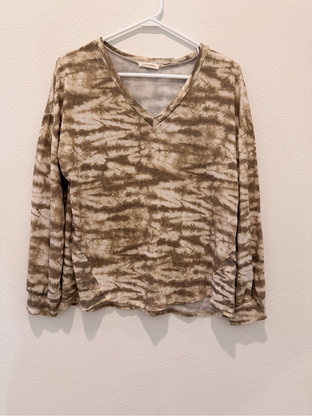 V-Neck Tie-Dye Long Sleeve Top - Brown/White
